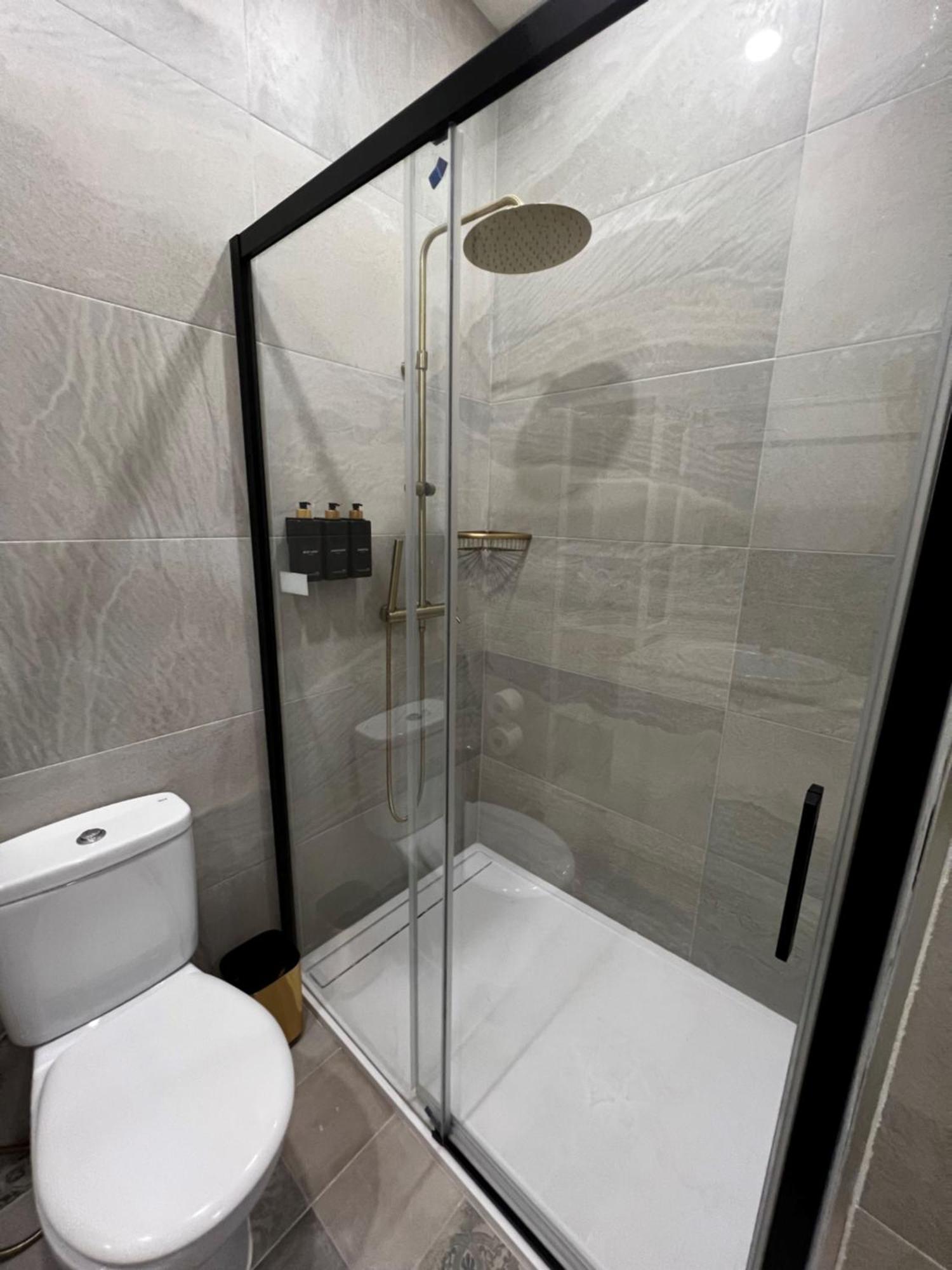 Casa Naty, Espacioso Renovado Apartamento En El Centro De Malaga Málaga Exterior foto